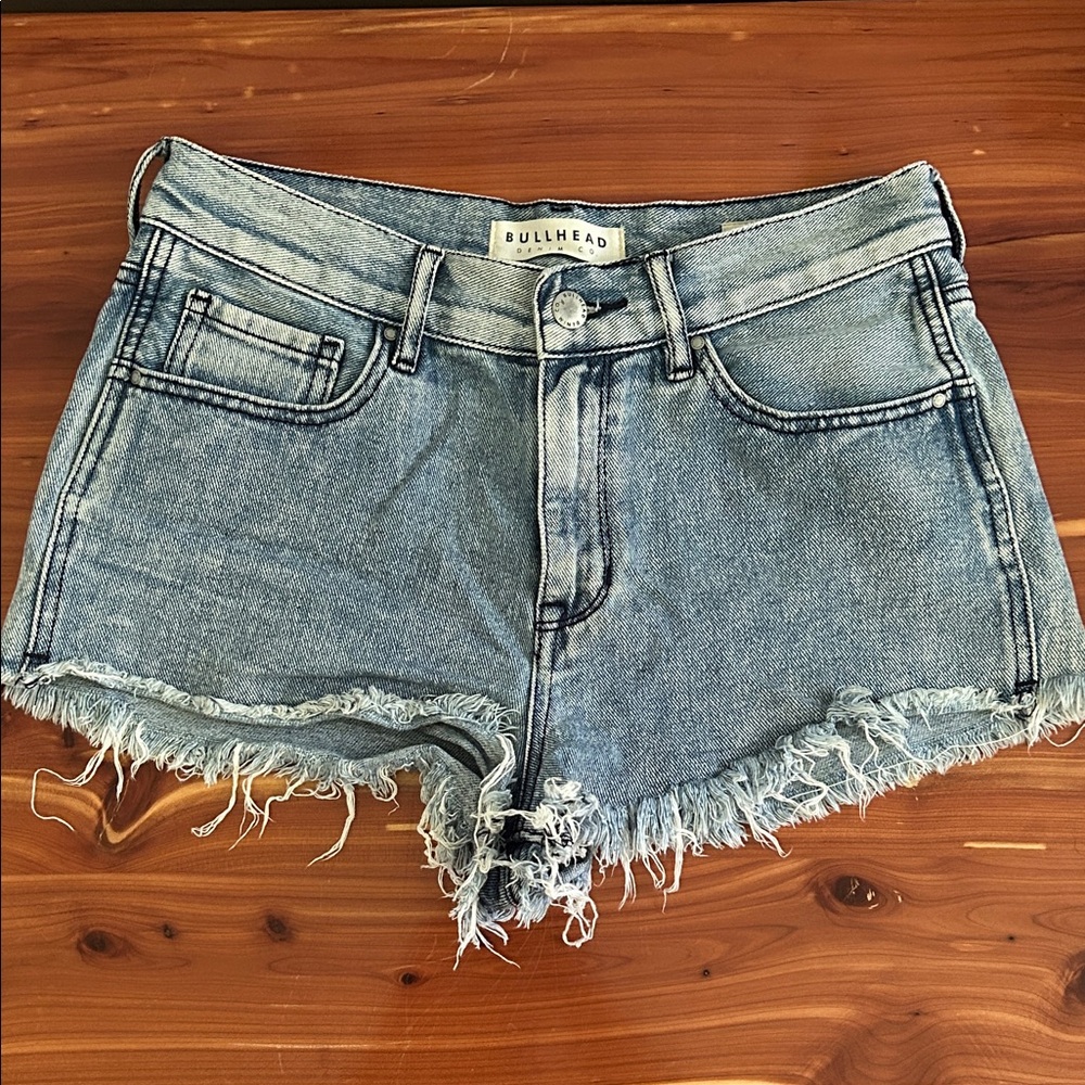 Bullhead Women's Frayed Hem Blue Jean Shorts